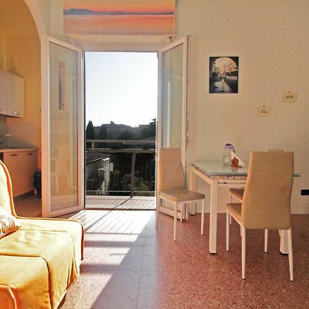 Appartamento Del Sole Дезенцано-дель-Гарда Екстер'єр фото